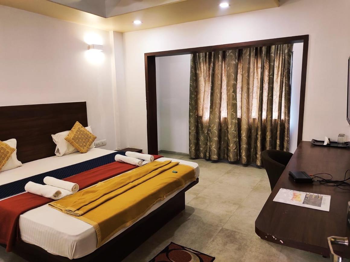 Hotel Manasi Inn Satara Exterior photo